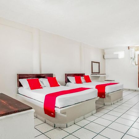 Oyo Hotel Jaguar Cancún Exteriör bild