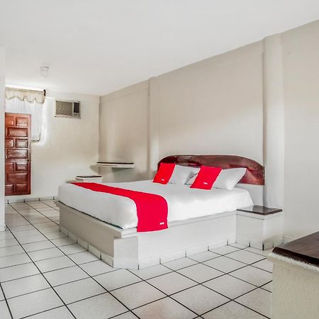 Oyo Hotel Jaguar Cancún Exteriör bild