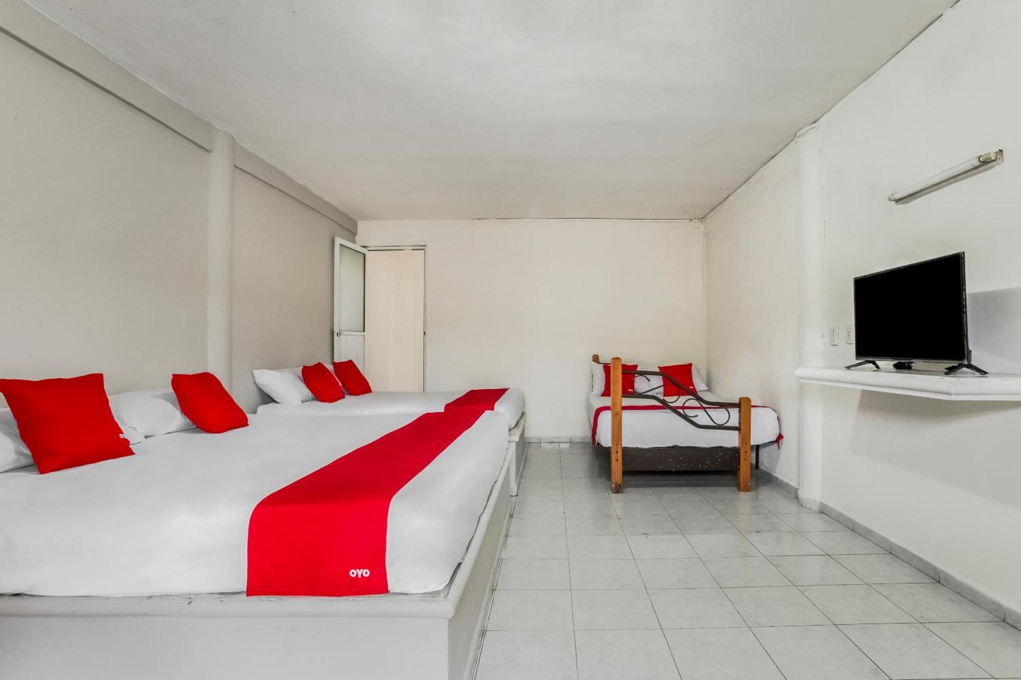 Oyo Hotel Jaguar Cancún Exteriör bild