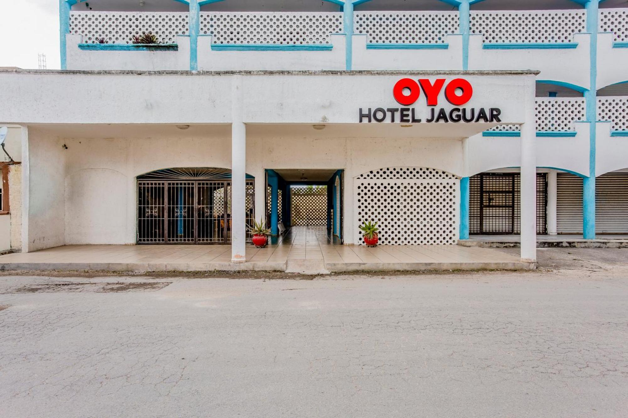 Oyo Hotel Jaguar Cancún Exteriör bild