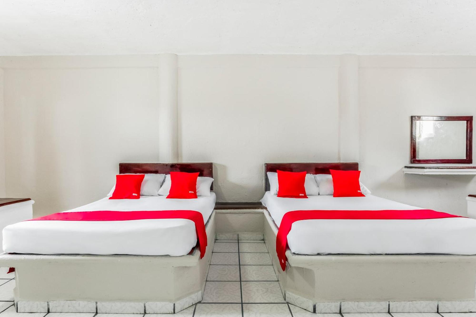 Oyo Hotel Jaguar Cancún Exteriör bild
