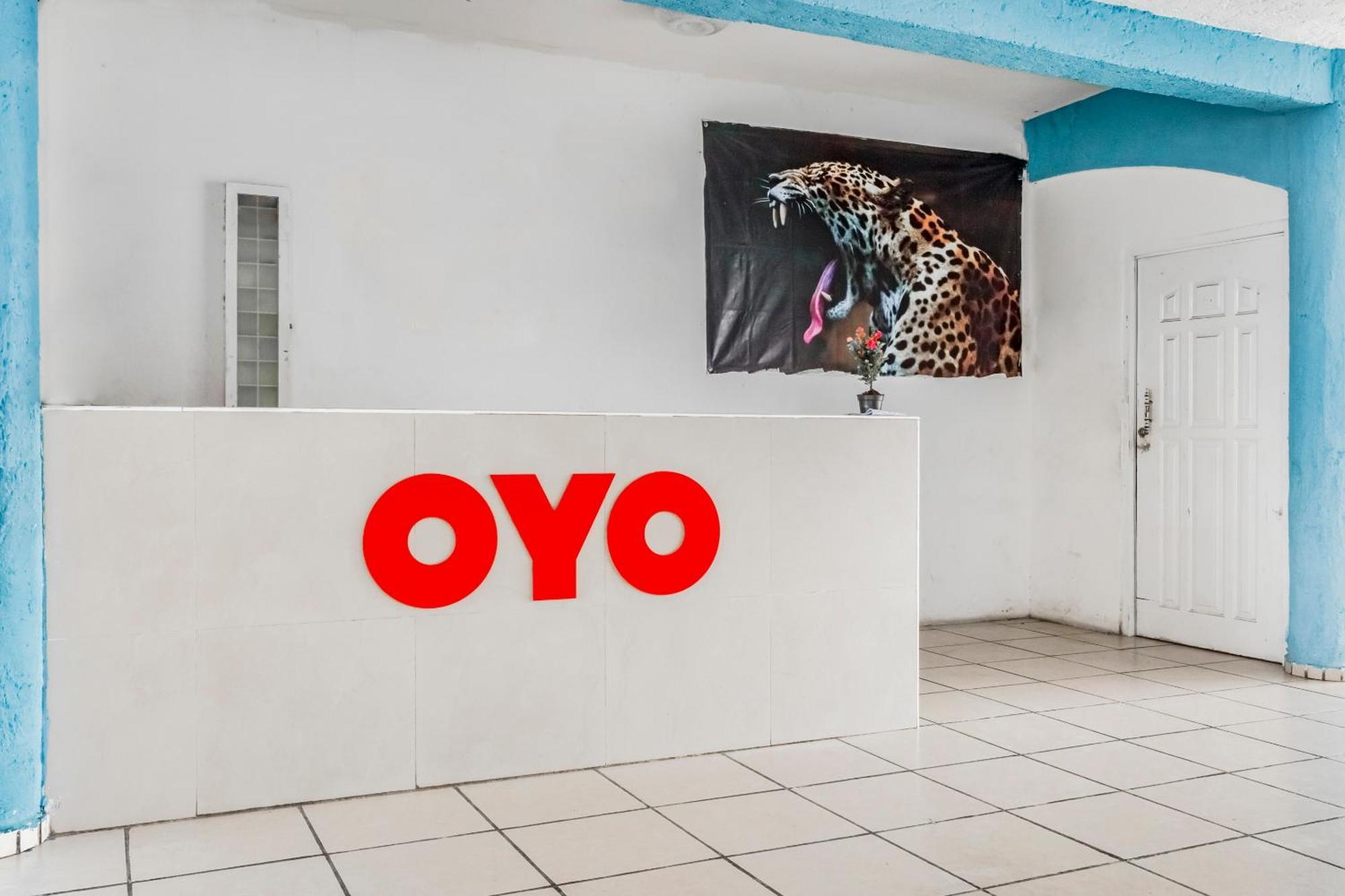 Oyo Hotel Jaguar Cancún Exteriör bild